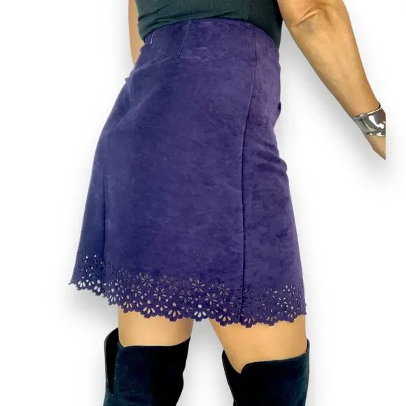 90's FASHION BUG purple faux suede mini skirt with floral cut out along bottom - Picture 11 of 14